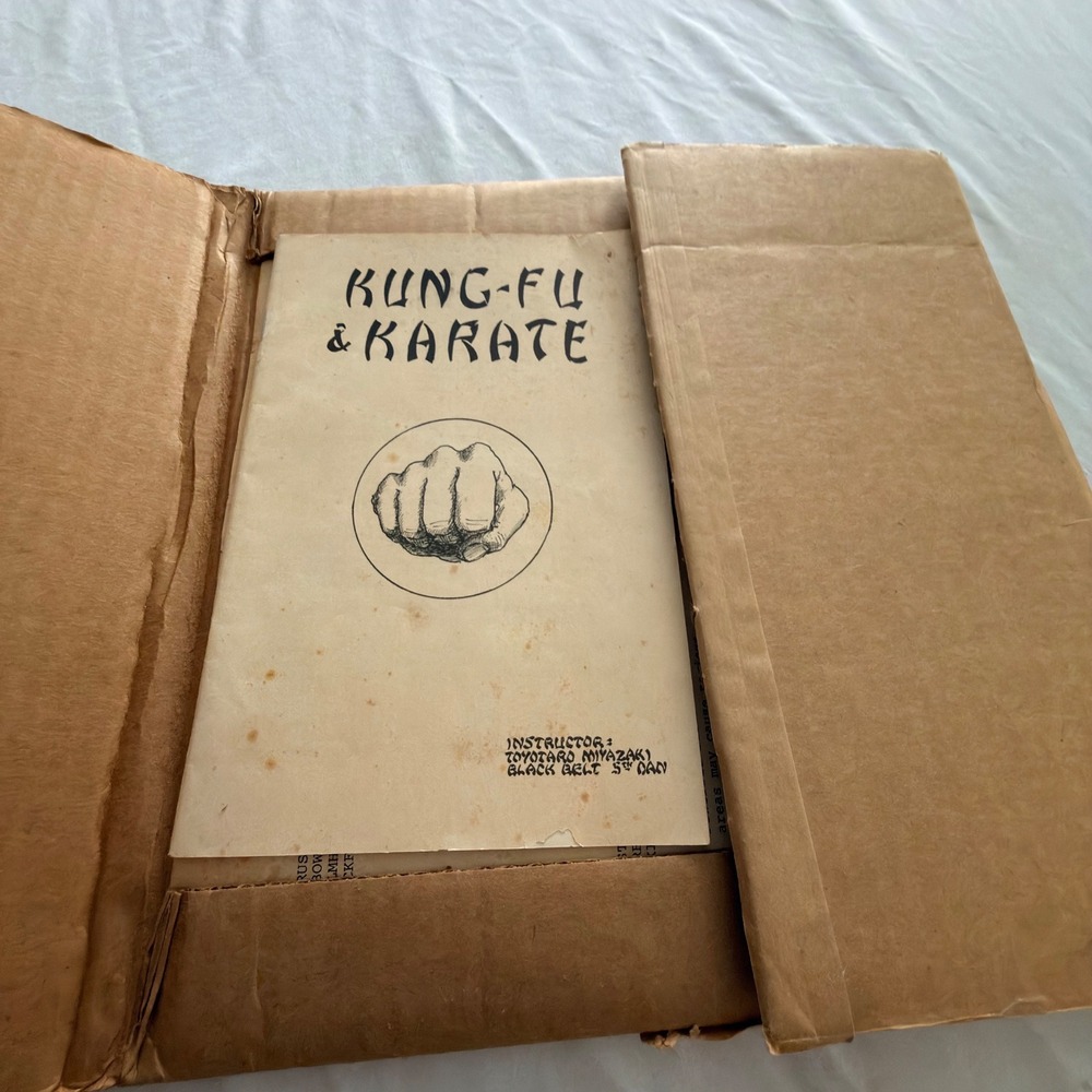 Vintage 1974 Kung-Fu & Karate Toyotaro Miyazaki Vinyl Record & Lesson Book Set